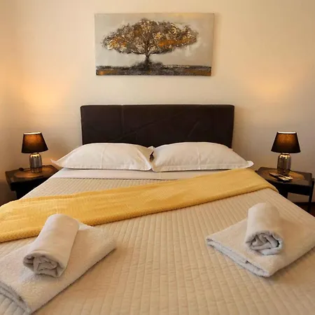 Holiday In Okrug Gornji 36110 Dom wakacyjny Trogir