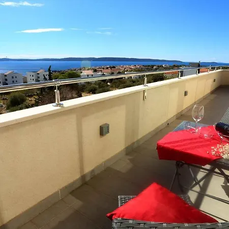 Holiday In Okrug Gornji 36110 Trogir