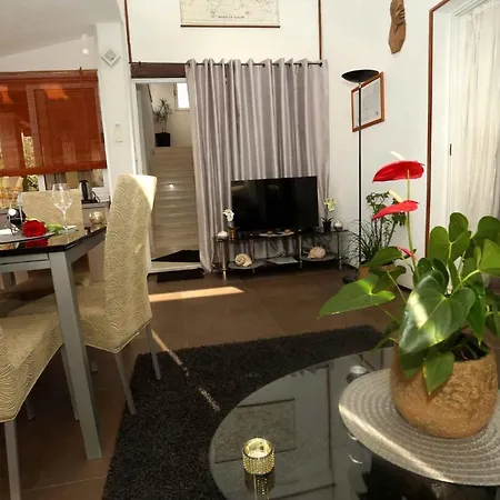Holiday In Okrug Gornji 36110 Trogir